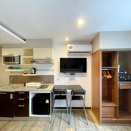Hotel Arawana Express Phromphong Bangkok Esterno foto