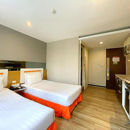 Hotel Arawana Express Phromphong Bangkok Esterno foto