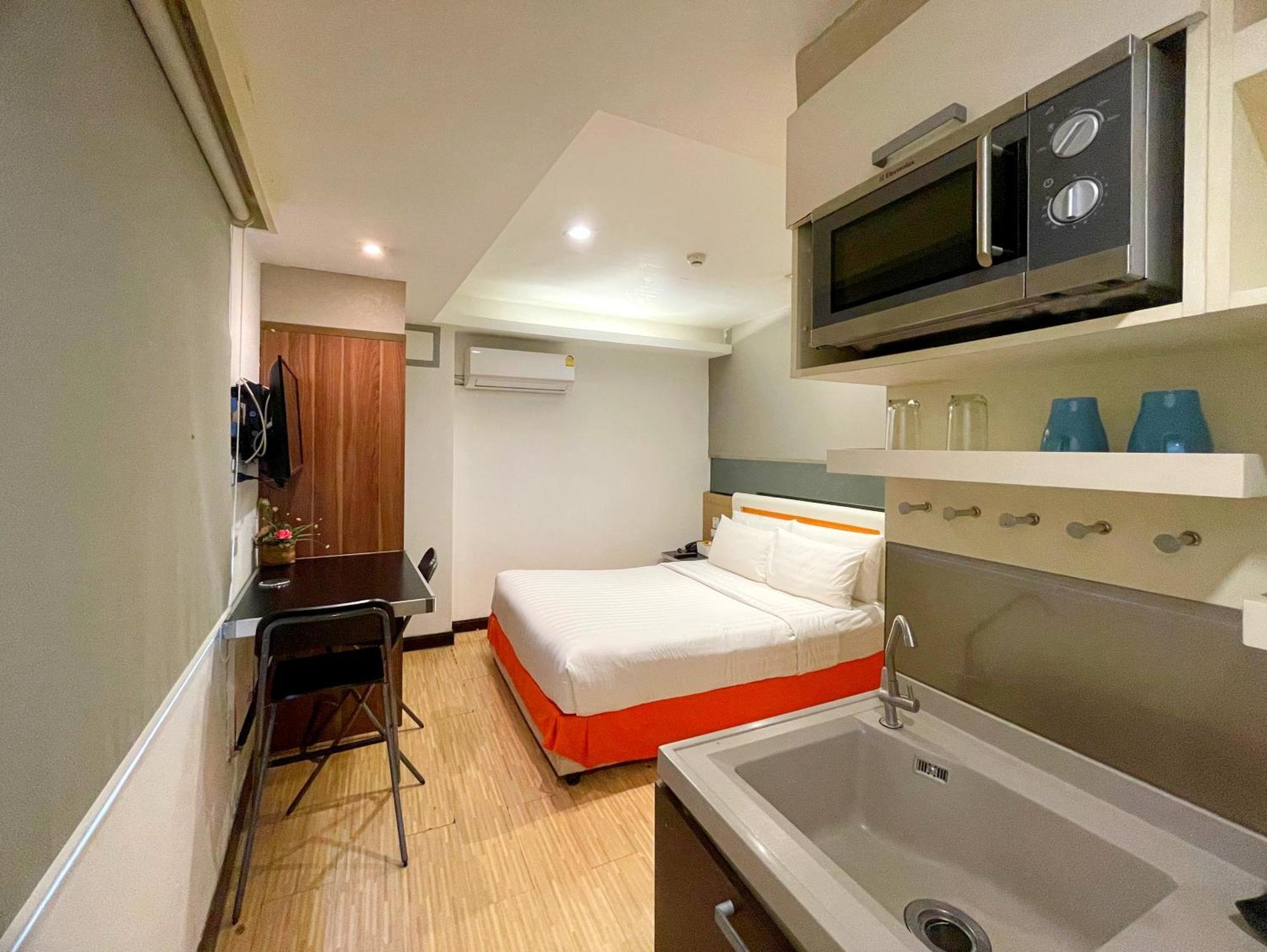 Hotel Arawana Express Phromphong Bangkok Esterno foto