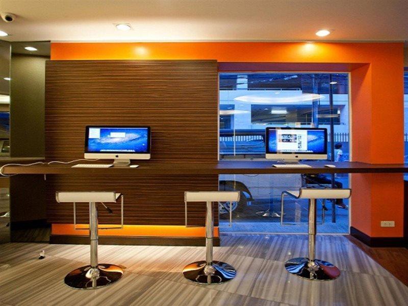 Hotel Arawana Express Phromphong Bangkok Esterno foto