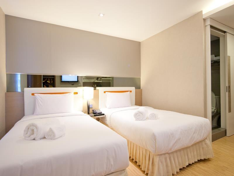 Hotel Arawana Express Phromphong Bangkok Esterno foto