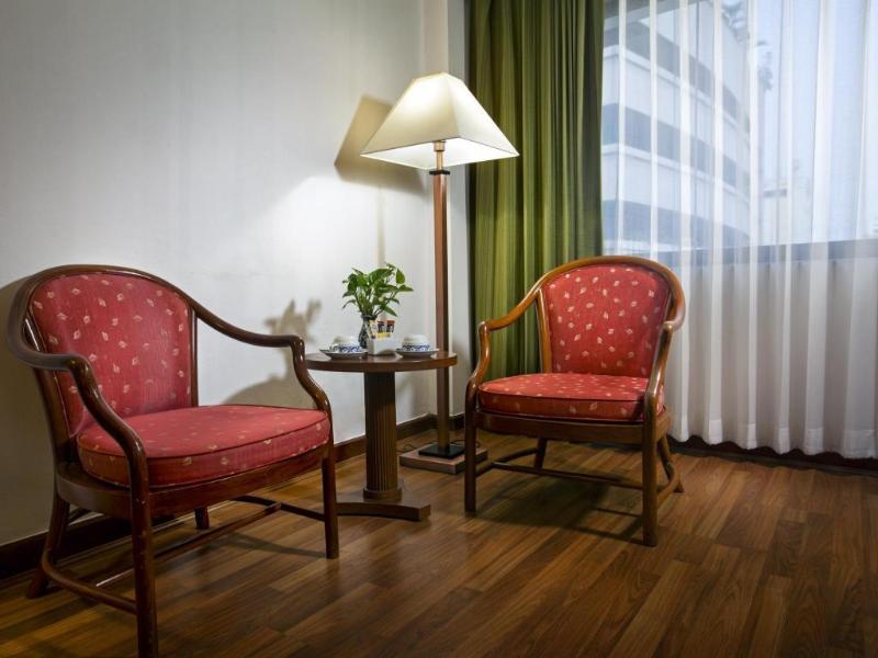 Hotel Arawana Express Phromphong Bangkok Esterno foto