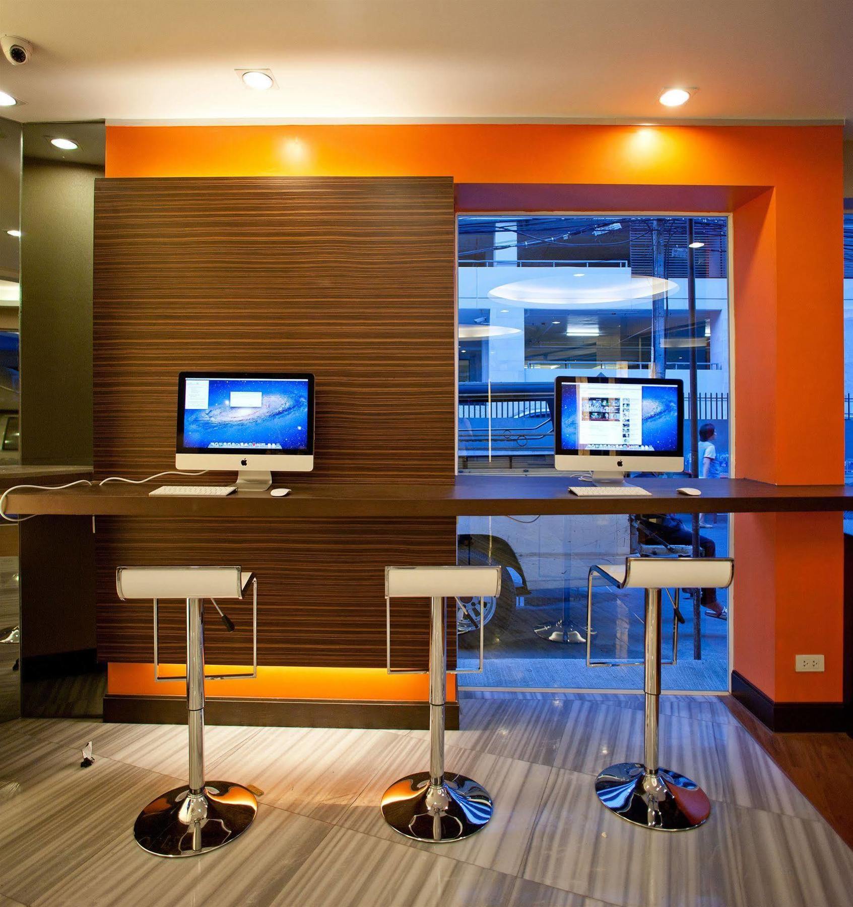 Hotel Arawana Express Phromphong Bangkok Esterno foto